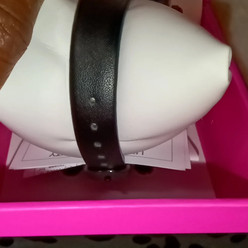 Betsey Johnson watch - Picture 6 of 6